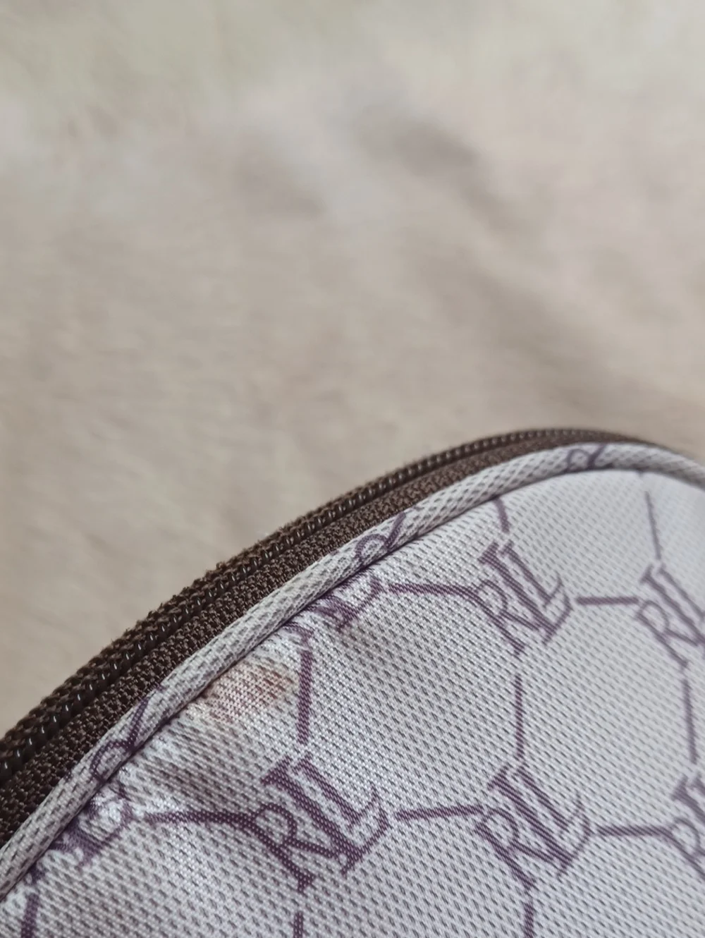 Ralph Lauren Cosmetic Bag - Picture 6 of 14